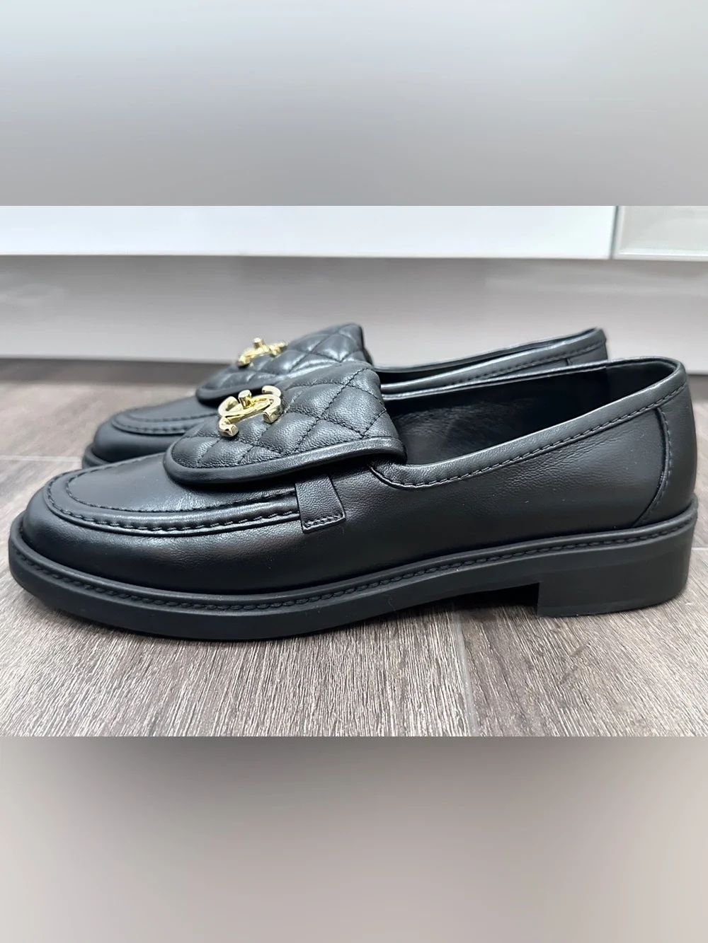 $1.8K 2026 CHANEL BLACK LEATHER LOAFERS MOCCASINS With GOLD CC TURNLOCK LOGO 38C